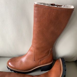 Brown leather tall Boot Lined with warm 100% mer…